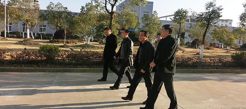 區(qū)委組織部領(lǐng)導來我公司視察